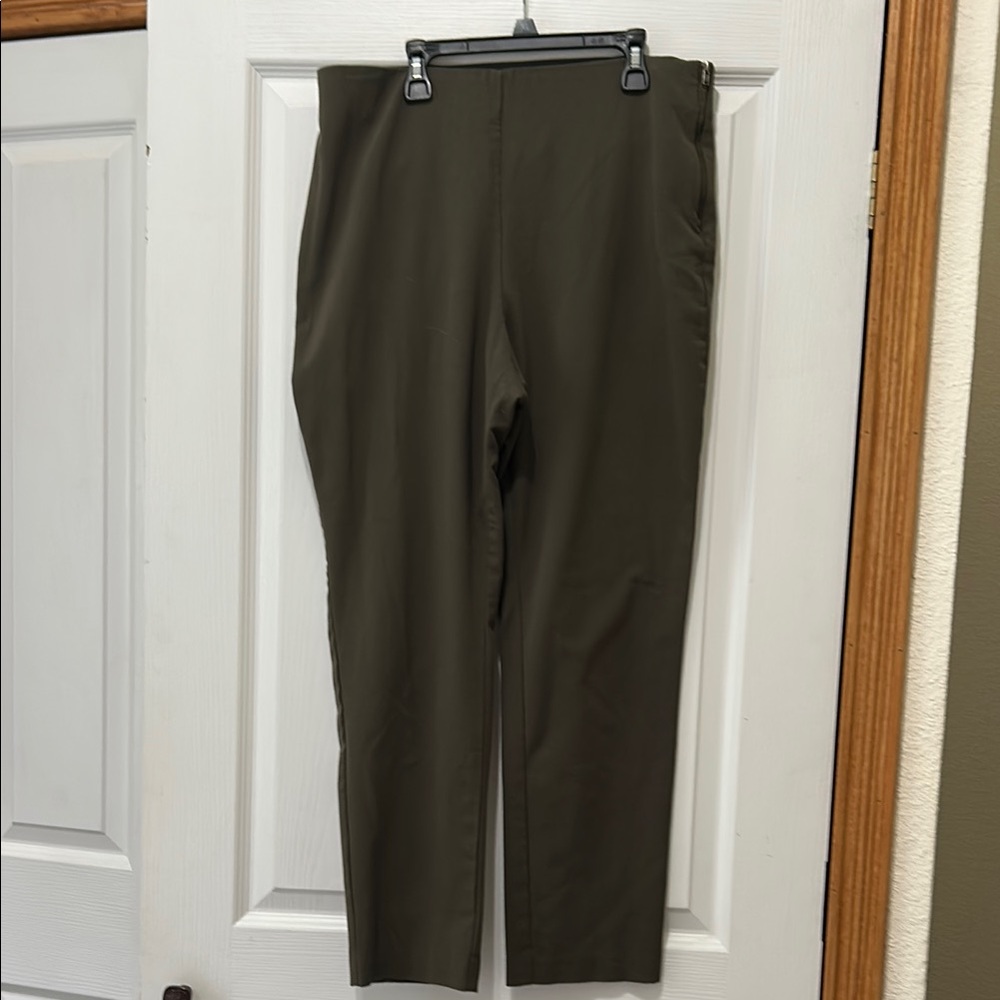 Nine West Green Chinos Flat Front Structured